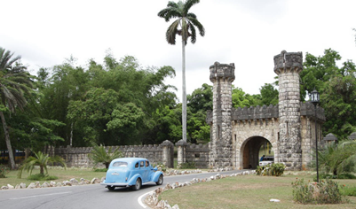 Hacienda Cortina, a former estate, hideout of Che during the revolution, now entrance to Parque Nacionale La Guira